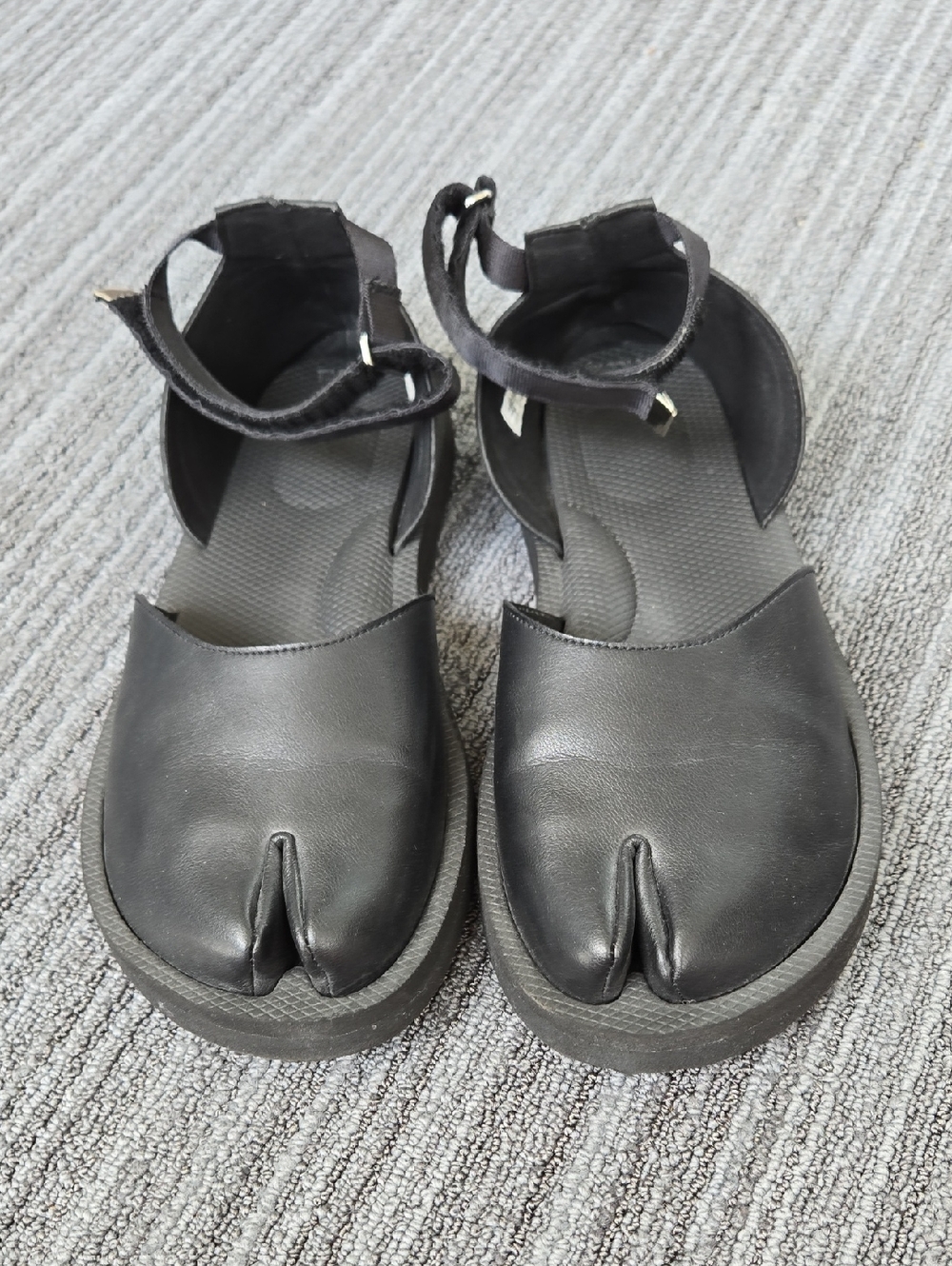 Suicoke Japan Unisex Tabi Split Toe Shoes